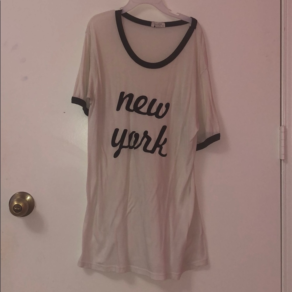 Brandy Melville graphic tee